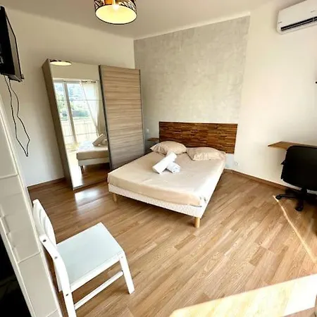 Avec 4 Doubles - Proche De La Mer, Des Transports Et De La Promenade Des Appartement Nice