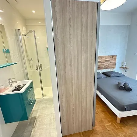 Avec 4 Doubles - Proche De La Mer, Des Transports Et De La Promenade Des Appartement *