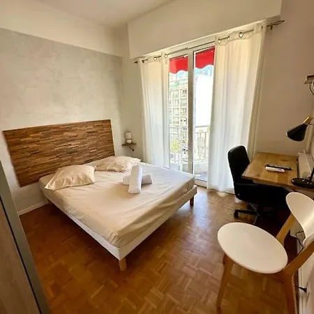 Avec 4 Doubles - Proche De La Mer, Des Transports Et De La Promenade Des Appartement Nice