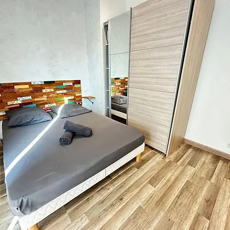 Avec 4 Doubles - Proche De La Mer, Des Transports Et De La Promenade Des Appartement *